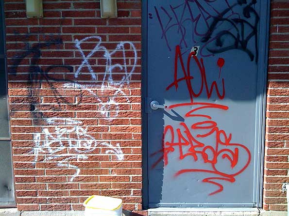 graffiti-on-doors-brick graffiti-on-doors-brick