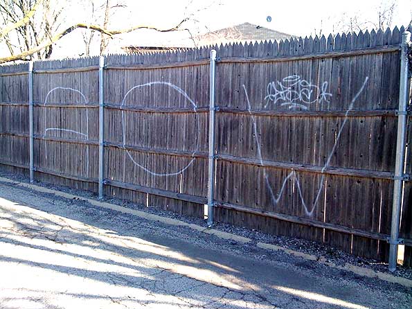 graffiti-on-fence graffiti-on-fence