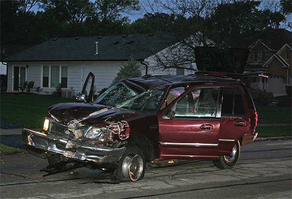 Ford-Expedition-Wrecked