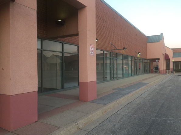 Southpoint Shopping Center mostly empty for years