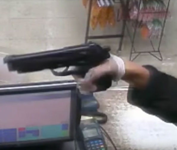 Chicago Robber's Handgun on 47th Street Chicago Robber's Handgun on 47th Street