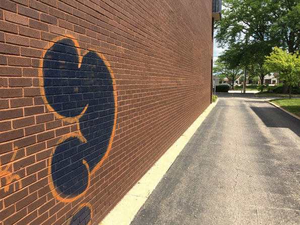Graffiti 900 Block E Rand Rd Arlington Heights