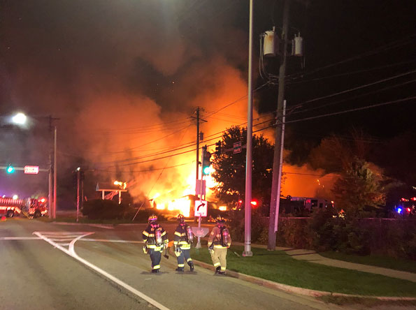 Hackneys Fire in Lake Zurich, Illinois