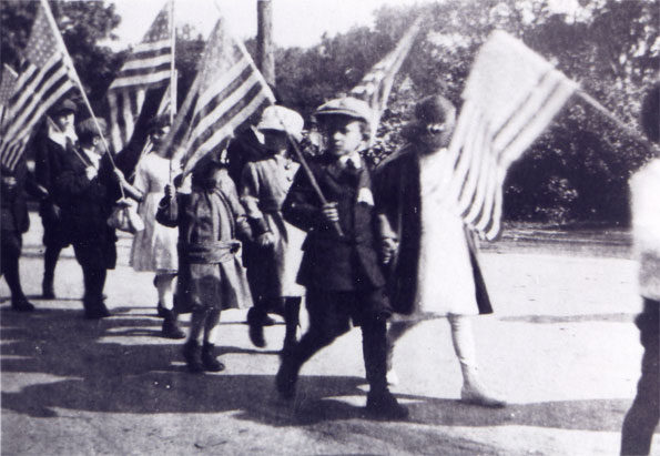 Children with US flags