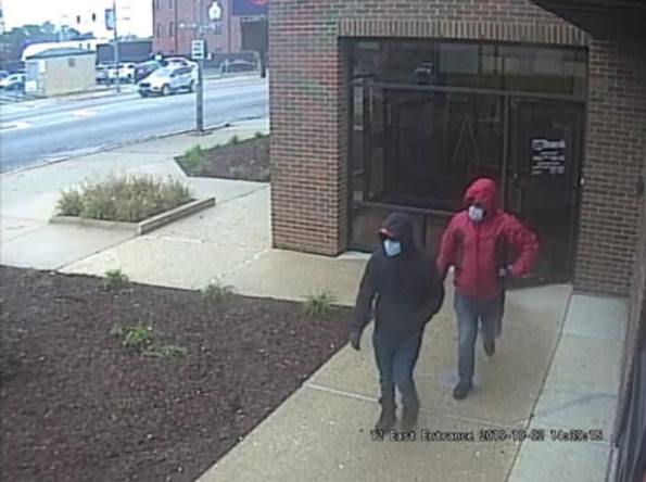 Bank robbers leaving US Bank in Elmwood Park