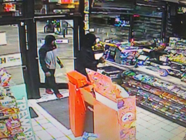 Armed robbers Beach Park 7-Eleven