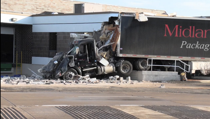 Truck crash that ruptured a gas line in Elk Grove Village.