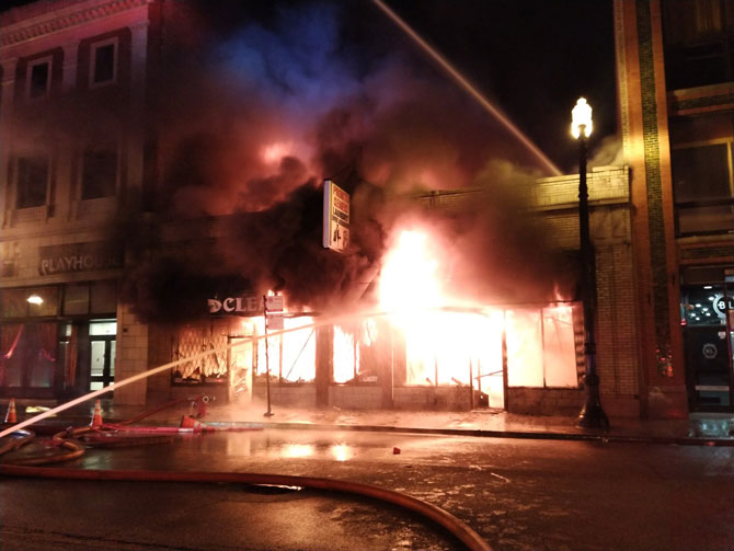 Fire at Pronto Cleaners and Lax Energy Worx on Michigan Avenue, Chicago (Chicago Fire Media).