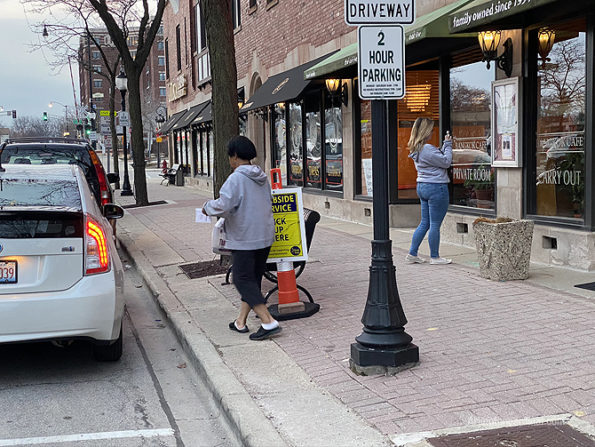 Bangkok Cafe curbside pickup in Arlington Heights