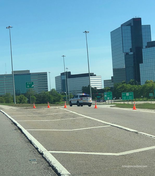 Illinois State Police SUV blocking Higgins Road exit from SB I-290/IL-53