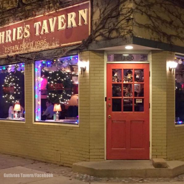 Guthries Tavern in Chicago