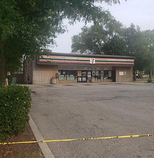 Prospect Heights 7-Eleven robbery with store clerk shot Monday August 31, 2020