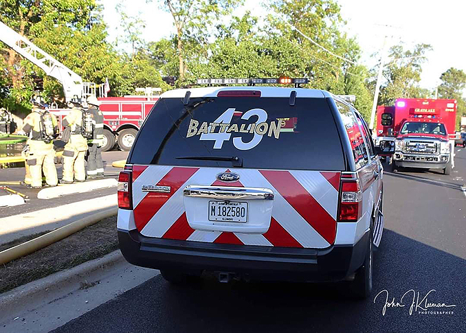 Fire scene at strip mall fire in Mundelein Wednesday, September 2, 2020 (PHOTO CREDIT: J. Kleeman)