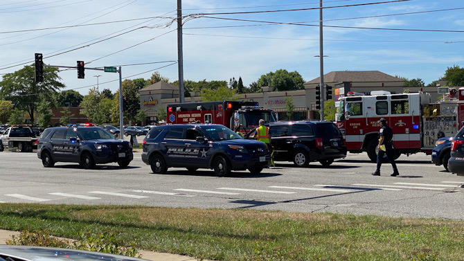 Crash involving two minivans at Arlington Heights Road and Rand Road