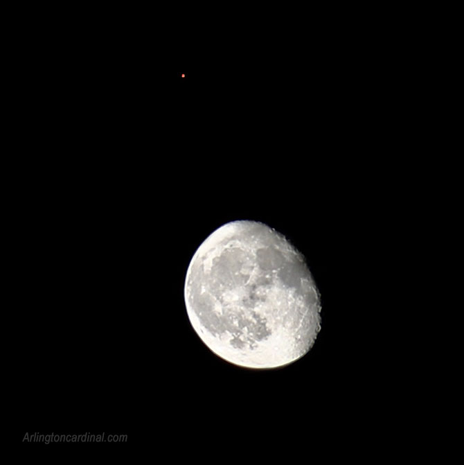 Gibbous Moon with Mars on Saturday, September 6, 2020