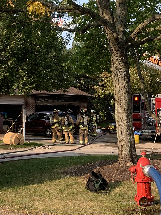 Attached garage fire on Pine Tree Circle North in Buffalo Grove (PHOTO CREDIT: Jimmy Bolf)