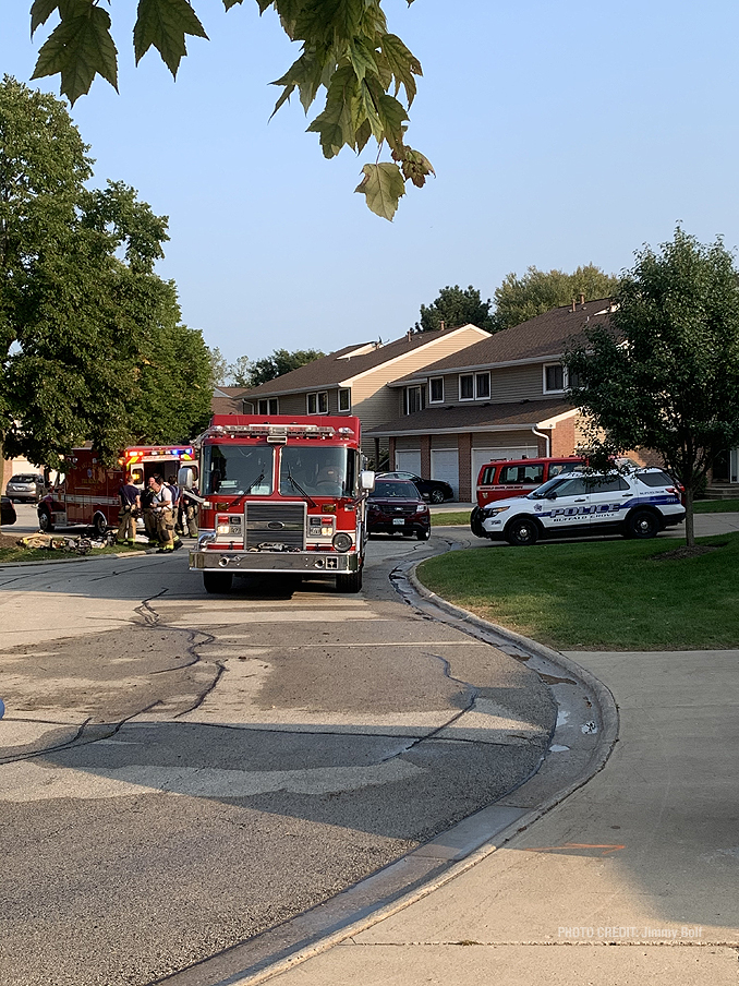 Attached garage fire on Pine Tree Circle North in Buffalo Grove (PHOTO CREDIT: Jimmy Bolf)