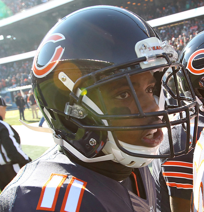 Josh Bellamy in 2015, playing wide receiver in a game against the Denver Broncos on November 22, 2015 (SOURCE: original: U.S. Army Public Affairs Midwestderivative: Diddykong1130 / Public domain)