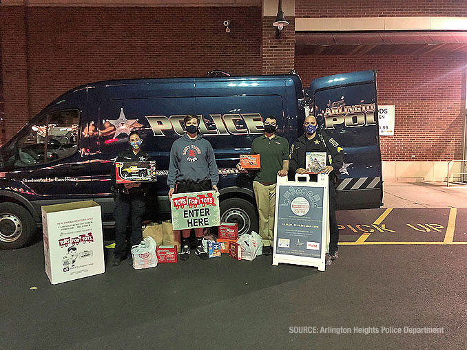 Arlington Heights police and volunteers working the 2020 Food and Toy Drive