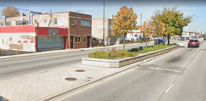 Wrong-way driver was headed for impact with this boulevard planter on Cicero Avenue before veering left and hitting a Cadillac Escalade head-on (Image capture: October 2019 ©2021 Google)