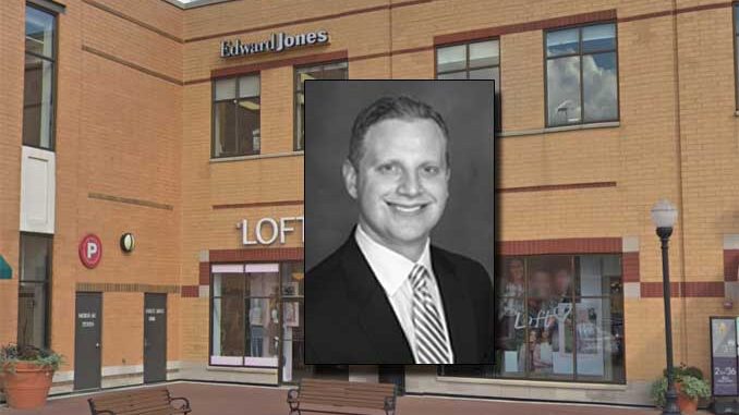 Brian Mueller financial advisor at Edward Jones, 21 South Evergreen Avenue in Arlington Heights (Google Street view Image capture October 2018 ©2021 2021)