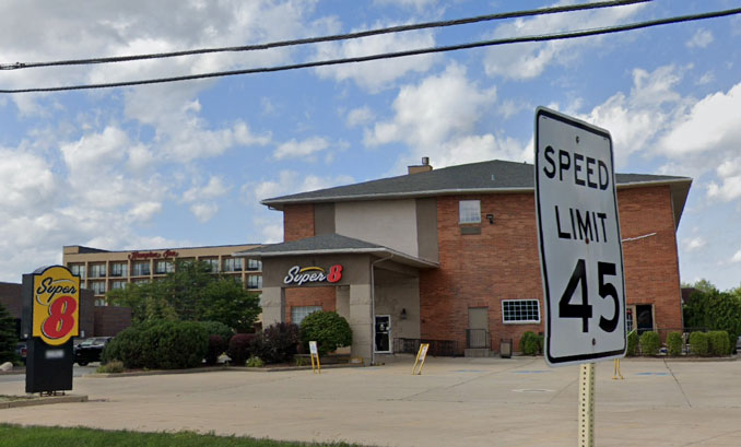 Super 8 on Grand Avenue (Route 132) near Dilley's Road in Gurnee (Google Street View Image Capture: August 2019 ©2021 Google)
