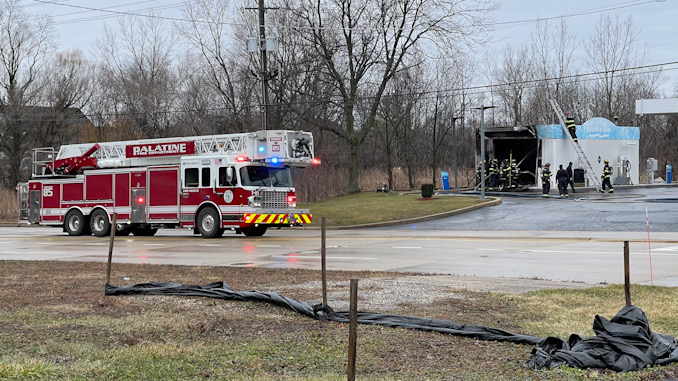 Fire at car wash at Bucky’s Mobil at the southwest corner of Quentin Road and Dundee Road in Palatine