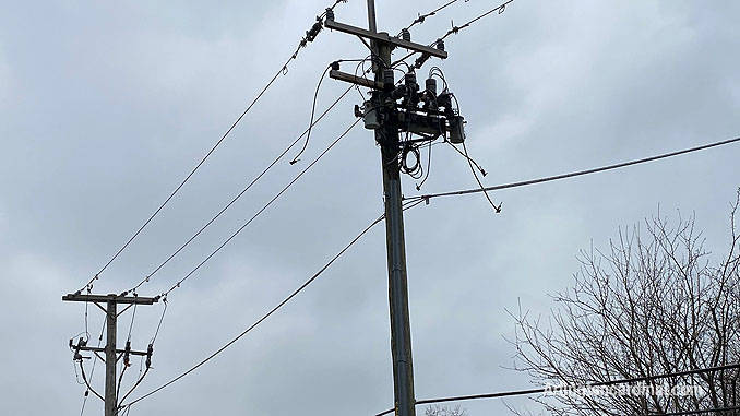 ComEd repair for power line down on Dunton Avenue between Euclid Avenue and Hawthorne Street in Arlington Heights