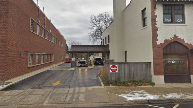 Harris Bank Drive-Thru Milwaukee Avenue, Libertyville (Image capture November 2018 ©2021 Google)