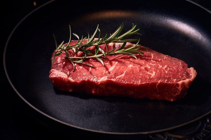 Red meat cut by Felix Wolf (Pixabay)