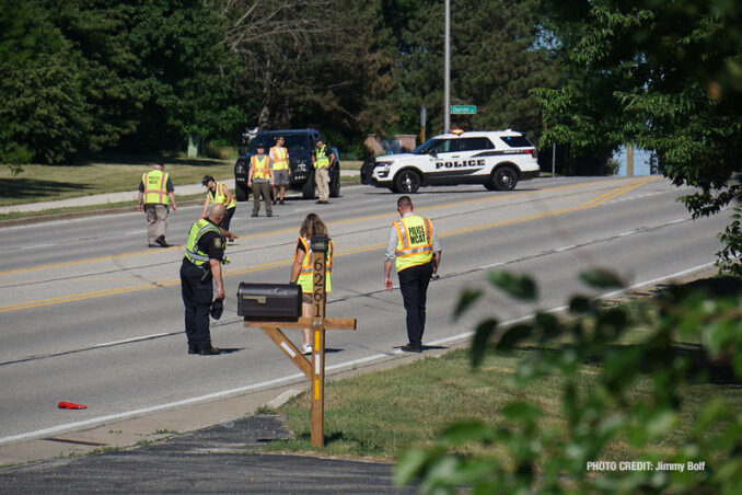 Gurnee Police and MCAT investigation on Washington Street west of Cemetery Road in Gurnee (PHOTO CREDIT: Jimmy Bolf)