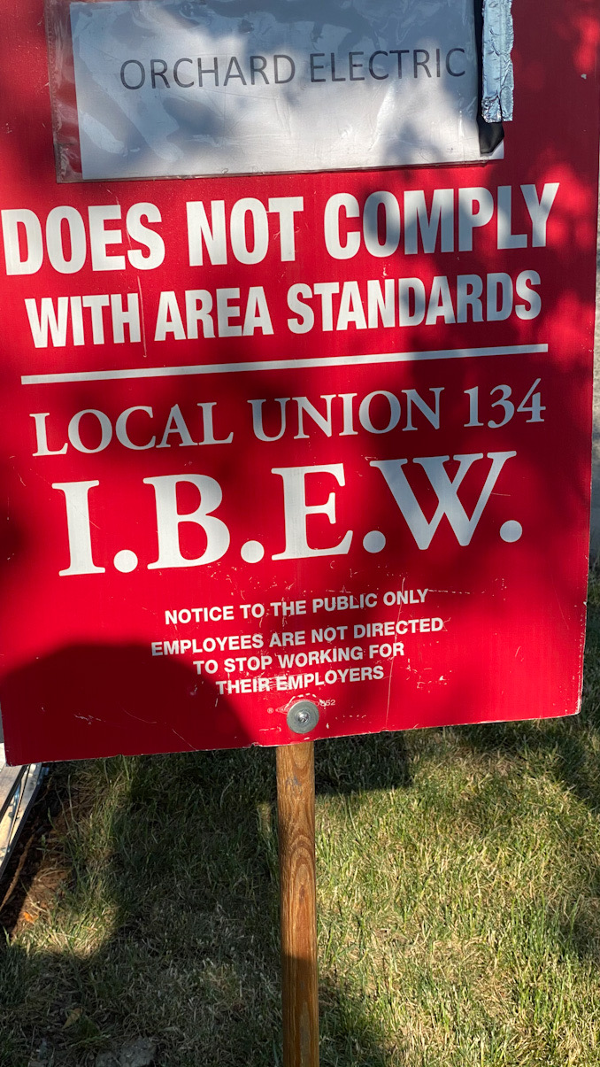 Local Union 134 I.B.E.W. picket sign near Arlington Heights Road and Lillian Avenue in Arlington Heights