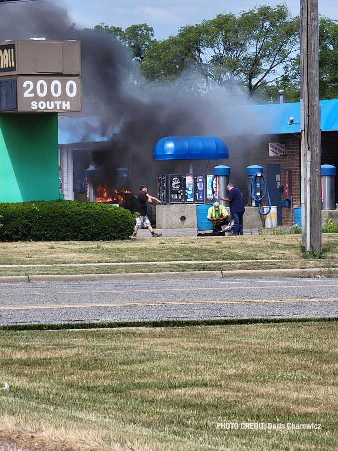 Vehicle fire scene at America's Best Car Wash in Mount Prospect on South Elmhurst Road in Mount Prospect (PHOTO CREDIT: Doris Charewicz)