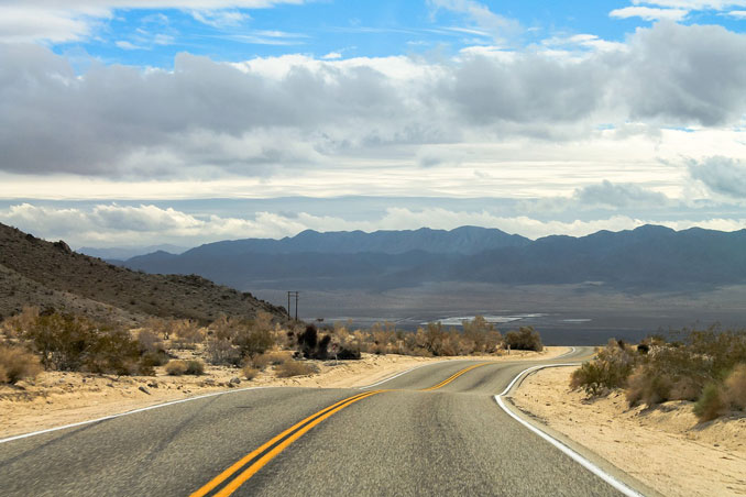 Road trip with mountains on the horizon (SOURCE: <a href="https://pixabay.com/users/egorshitikov-4660647/?utm_source=link-attribution&utm_medium=referral&utm_campaign=image&utm_content=2107479">Egor Shitikov</a> from <a href="https://pixabay.com/?utm_source=link-attribution&utm_medium=referral&utm_campaign=image&utm_content=2107479">Pixabay</a>).