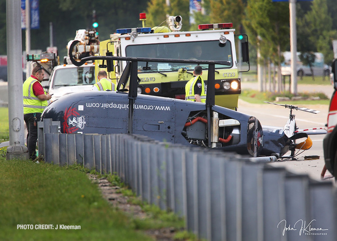 Helicopter crash scene photos close to northbound lanes of Milwaukee Avenue at Apple Drive in Prospect Heights (PHOTO CREDIT: J Kleeman)