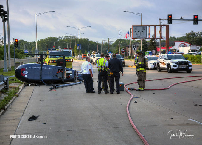 Helicopter crash scene photos close to northbound lanes of Milwaukee Avenue at Apple Drive in Prospect Heights (PHOTO CREDIT: J Kleeman)