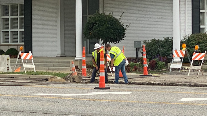 Gas leak Arlington Heights Road between Sigwalt Street and Park Street