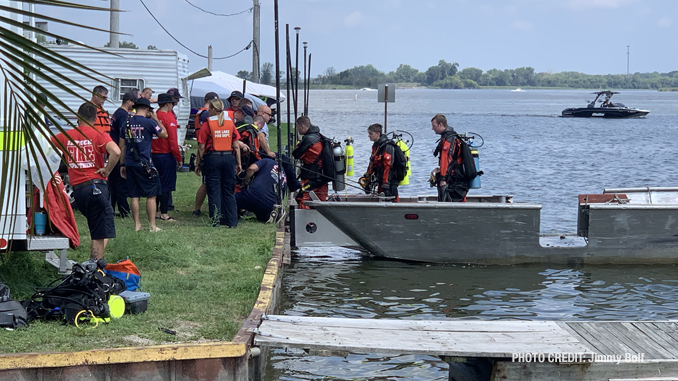 Scene at Fox Lake water rescue/recovery (PHOTO CREDIT: Jimmy Bolf)