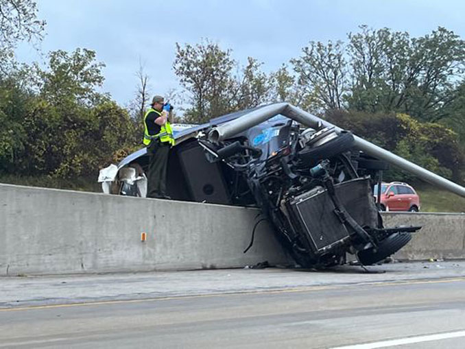 Amazon semi-trailer truck crash on I-94 EAST just north of Gurnee, Illinois on Monday, October 4, 2021 (PHOTO CREDIT: Michael Piekos)