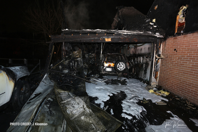 Fire scene in Buffalo Grove on Saturday, January 1, 2022 (SOURCE: J Keeman)