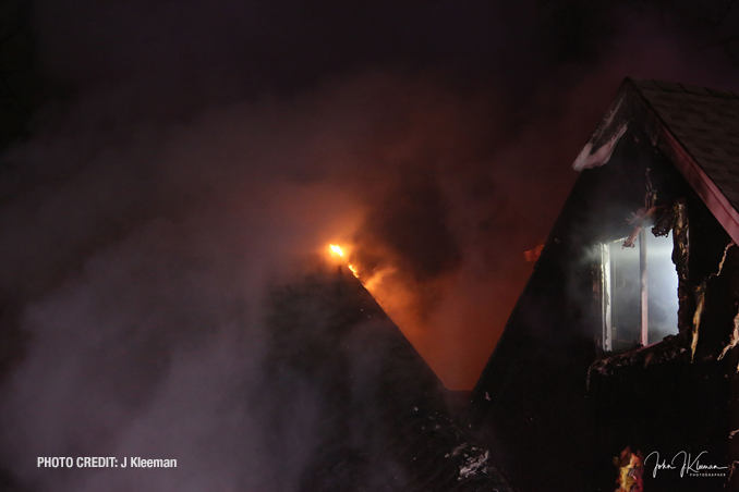 Fire scene in Buffalo Grove on Saturday, January 1, 2022 (SOURCE: J Keeman)