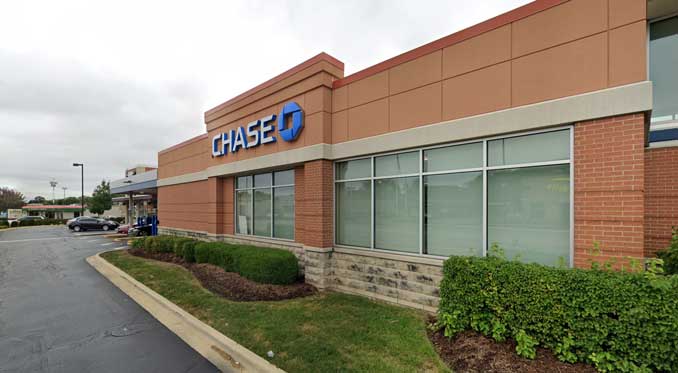 Chase Bank on Lake Street near Mill Road in Addison (Image capture October 2018 ©2022)