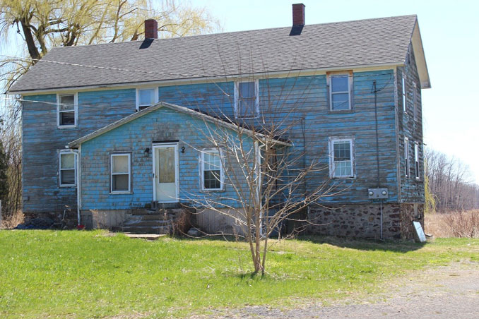 Older house needing maintenance (PHOTO CREDIT: L.L. Bartlett/pixabay)