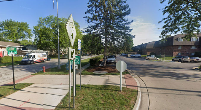 Congdon Avenue and Indian Drive in Elgin, Illinois (Image capture August 2021 ©2022 Google)