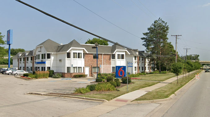 Motel 6 at 1535 Milwaukee Avenue in Glenview (Image capture July 2019 ©2022)