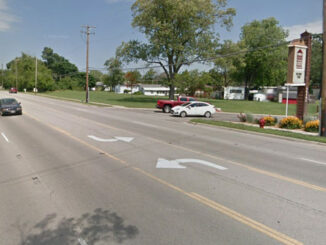 Sheridan Road north of Chaney Avenue in Beach Park (Image capture: August 2015 ©2022 Google)