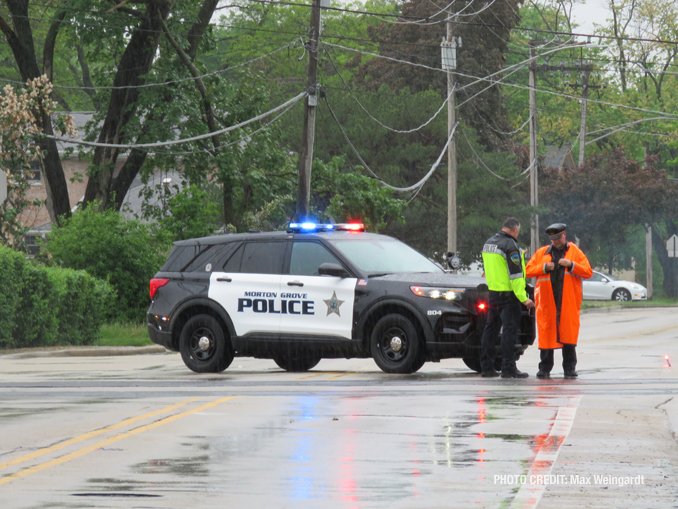 Police at the scene of a fatal pedestrian incident near the intersection of Lehigh Avenue and Beckwith Road in Morton Grove (PHOTO CREDIT: Max Weingardt)