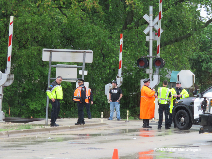 Police at the scene of a fatal pedestrian incident near the intersection of Lehigh Avenue and Beckwith Road in Morton Grove (PHOTO CREDIT: Max Weingardt)