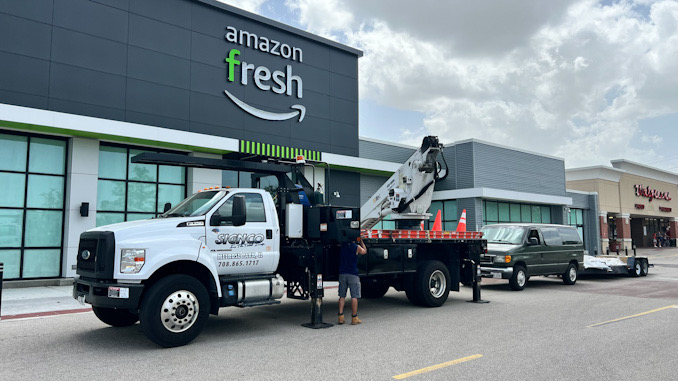 Amazon Fresh sign up at store at 325 East Palatine Road Arlington Heights, Illinois