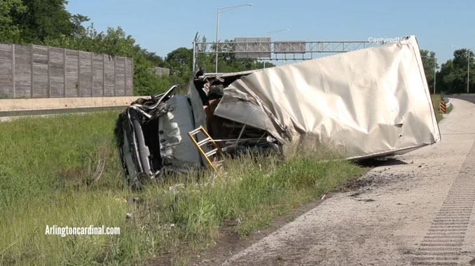 Box truck in crash on Route 53 spur between Dundee Road and Lake Cook Road near Arlington Heights